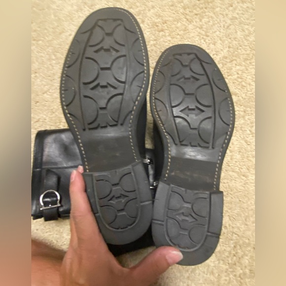 Beautiful boots for jumping on your Harley Davidson or just hanging out in jeans - Picture 2 of 6